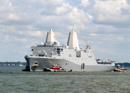 US Navy 110615-N-ZZ999-001 The amphibious transport dock ship USS San Antonio (LPD 17) returns to Naval Station Norfolk