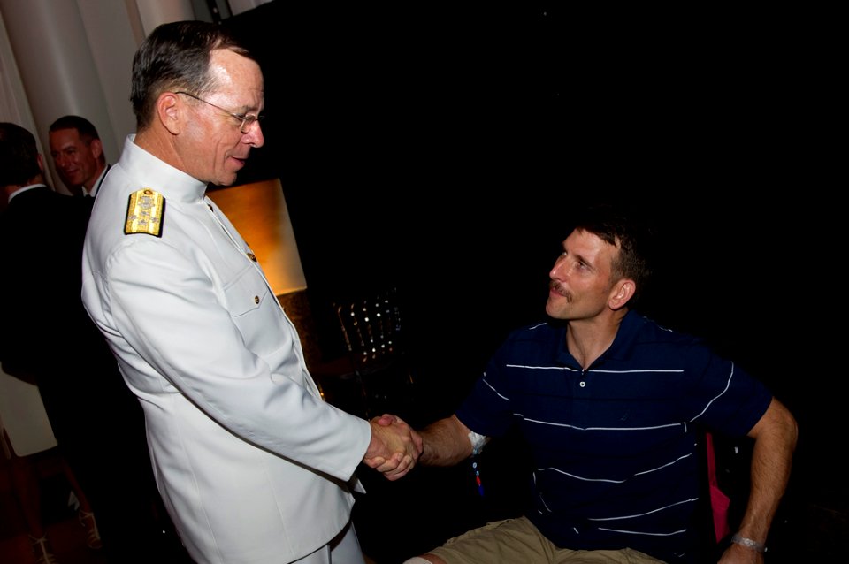 US Navy 110616-N-TT977-252 Chairman of the Joint Chiefs of Staff Adm. Mike Mullen attends the Stand Up for Heroes dinner at the Ronald Reagan Build