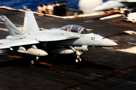 US Navy 110618-N-UO379-222 An F-A-18F Super Hornet makes an arresting gear-assisted landing aboard USS Ronald Reagan (CVN 76)