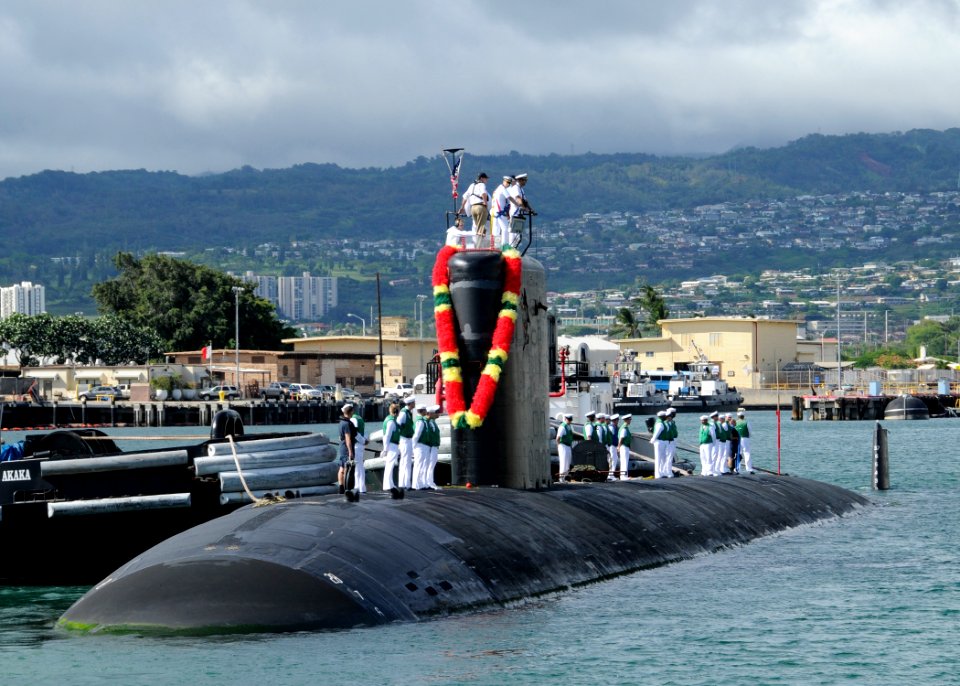 US Navy 110622-N-UK333-034 USS Pasadena (SSN 752) returns to Joint Base Pearl Harbor-Hickam after a scheduled deployment to the western Pacific Oce