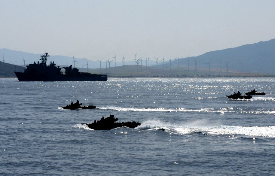 US Navy 110623-N-EC658-014 Amphibious assault vehicles assigned to Battalion Landing Team, 2nd Battalion, 2nd Marine Regiment, 22nd Marine Expediti