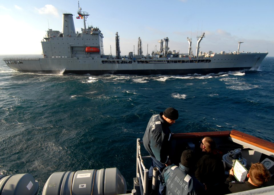 US Navy 110623-N-ZI300-025 Lt. Cmdr. Robert Speight, executive officer of the guided-missile frigate USS Boone (FFG 28), passes orders as the Chile