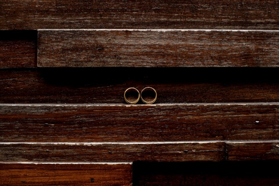 Wedding wedding ring wood