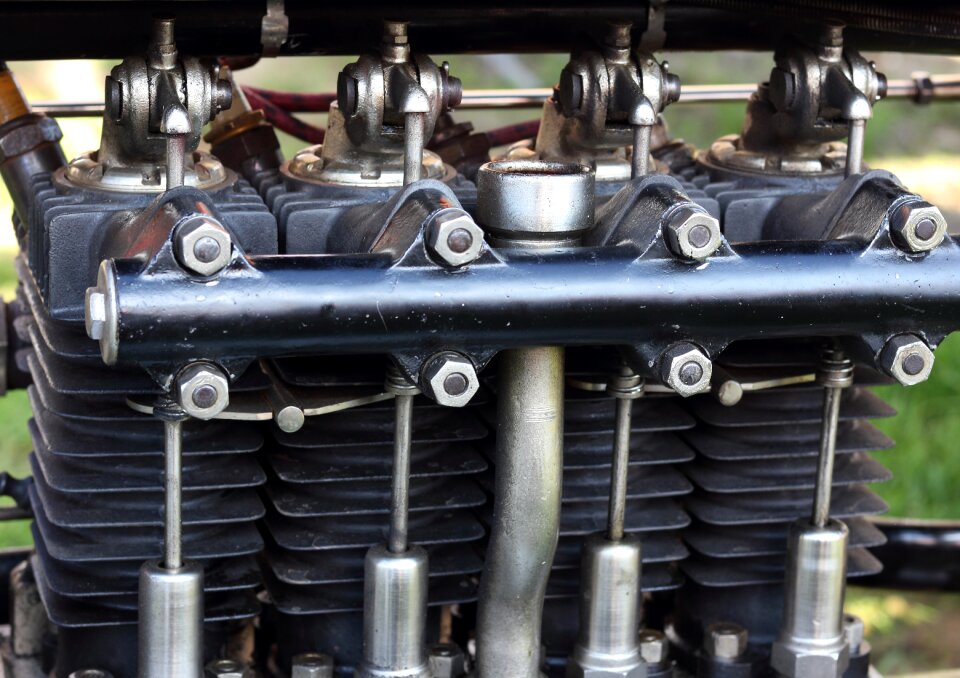 4 cylinder valves rockers