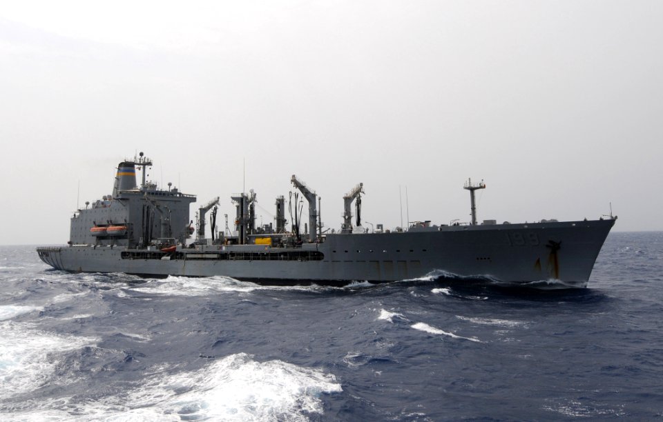 US Navy 110628-N-TB177-356 The Military Sealift Command fleet replenishment oiler USNS Tippecanoe (T-AO 199) transits the Gulf of Aden