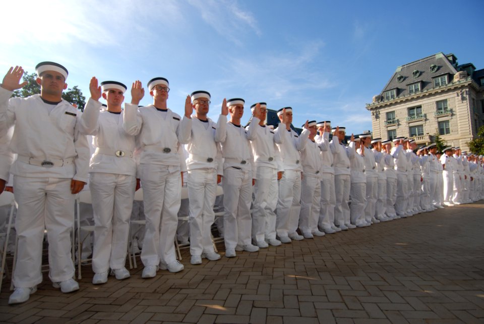 US Navy 110630-N-OA833-010 Plebes are officially sworn in at the conclusion of Induction Day