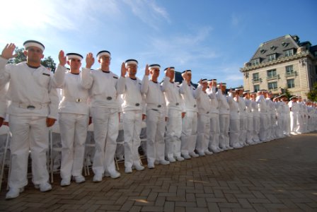 US Navy 110630-N-OA833-010 Plebes are officially sworn in at the conclusion of Induction Day