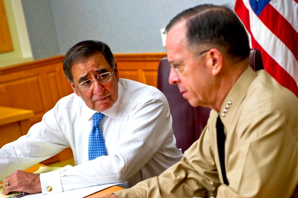 US Navy 110701-N-TT977-044 Secretary of Defense Leon E. Panetta, left, speaks with Chairman of the Joint Chiefs of Staff Adm. Mike Mullen