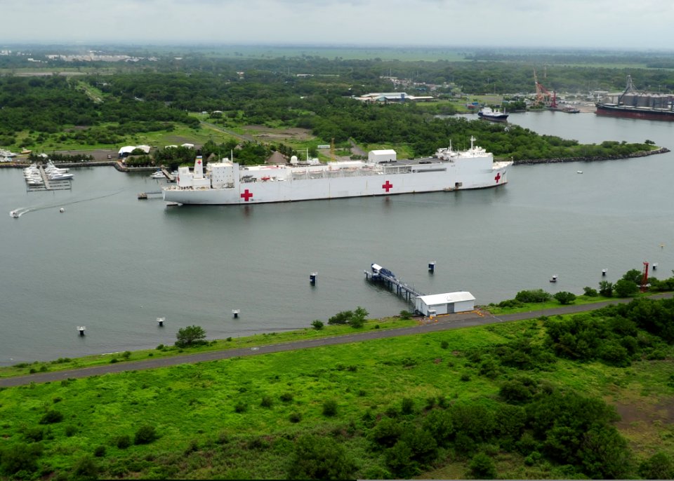 US Navy 110630-N-QD416-452 USNS Comfort (T-AH 20) is moored in Puerto San Jose, Guatemala, during Continuing Promise 2011