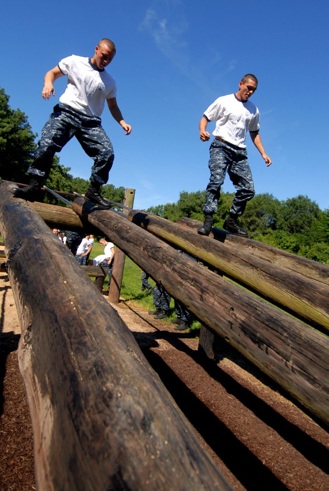 US Navy 110714-N-OA833-004 Plebes in the U.S. Naval Academy Class of 2015 run the school's obstacle course. The new 4th class midshipmen