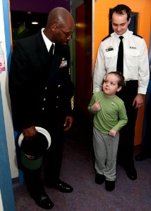 US Navy 110705-N-EA192-057 Chief Gunner's Mate Alonzo Tate, from Memphis, Tenn., assigned to the guided-missile destroyer USS Fitzgerald (DDG 62)