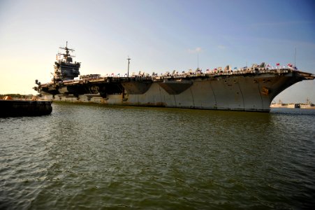 US Navy 110713-N-YR391-014 The aircraft carrier USS Enterprise (CVN 65) approaches the pier at Naval Station Mayport