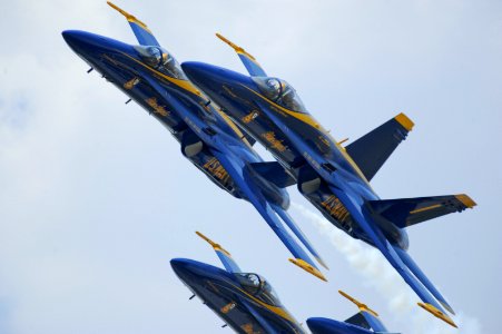 US Navy 110717-N-IR859-019 The U.S. Navy flight demonstration squadron, the Blue Angels, perform the