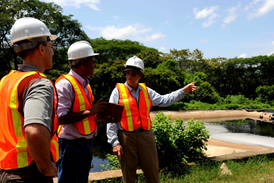US Navy 110718-F-ET173-083 Cmdr. Mark Riddle, an environmental health staff member from the Department of Sonsonate, El Salvador Ministry of Health