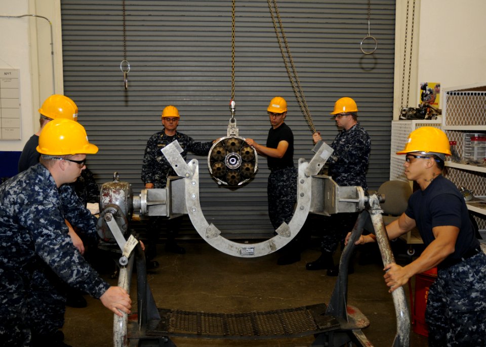 US Navy 110719-N-ZK021-004 Students at the Center for Naval Aviation Technical Training Unit (CNATTU) at Naval Air Station Whidbey Island secure a