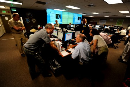 US Navy 110719-N-ZZ999-013 Military and civilian personnel from Navy Region Northwest work in the regional operational command center on Naval Base