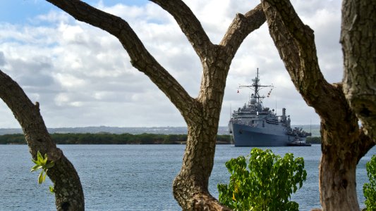 US Navy 110727-N-RI884-141 USS Cleveland (LPD 7) departs Joint Base Pearl Harbor-Hickam on its final deployment