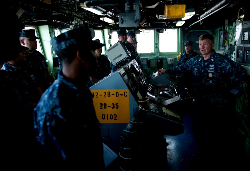 US Navy 110804-N-DR144-174 Master Chief Petty Officer of the Navy (MCPON) Rick D. West talks with Sailors aboard USS Chief (MCM 14)