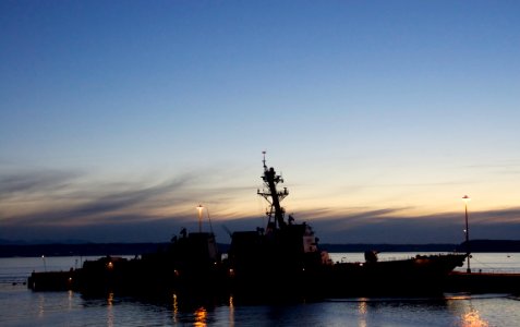 US Navy 110801-N-ZC343-761 The guided-missile destroyer USS Momsen (DDG 92) is moored at Naval Base Everett