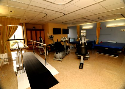 US Navy 110810-N-UB993-034 A physical therapy room in the newly opened surgical unit for wounded, ill and injured service members at Naval Medical