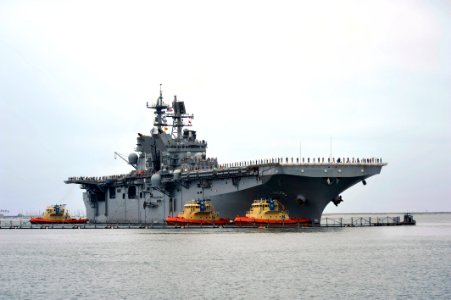 US Navy 110810-N-KS651-010 Sailors and Marines man the rails aboard USS Makin Island (LHD 8)