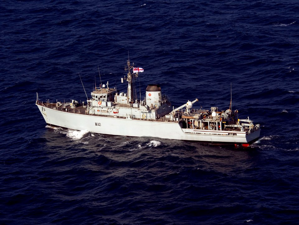 US Navy 110816-N-YX920-249 The Royal Navy mine countermeasures ship HMS Quorn (M41) transits the Arabian Gulf during a bilateral training exercise