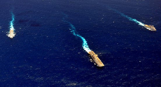 US Navy 110818-N-ZS026-382 The Boxer Amphibious Ready Group transits the Indian Ocean