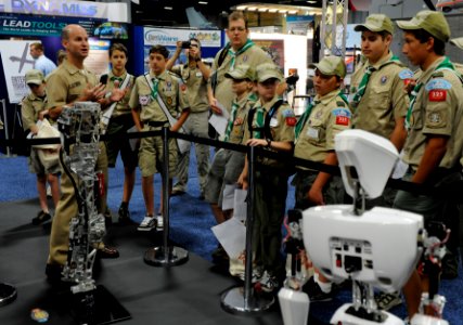 US Navy 110818-N-PO203-091 Cmdr. Rick Huges with the Office of Naval Research Reserve Program 38, talks about the Office of Naval Research-funded s