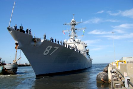 US Navy 110825-N-PS473-099 The Arleigh Burke-class guided-missile destroyer USS Mason (DDG 87) departs Naval Station Norfolk ahead of Hurricane Ire photo