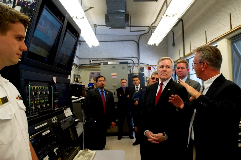 US Navy 110829-N-ZZ999-020 Secretary of the Navy (SECNAV) Ray Mabus tours a biofuels testing facility at the Naval Postgraduate School