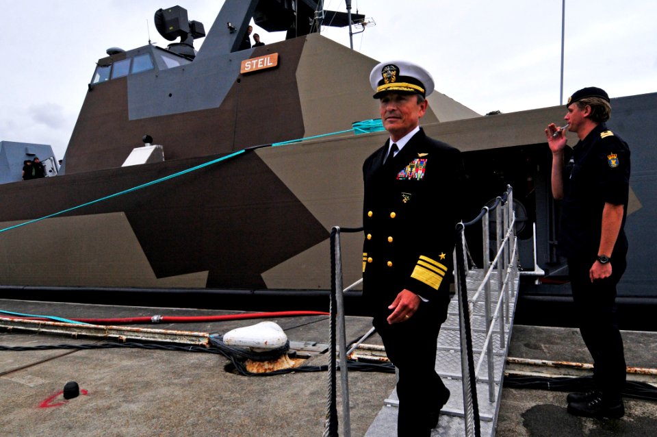 US Navy 110830-N-IZ292-185 Vice Adm. Harry B. Harris Jr., commander of U.S. 6th Fleet, departs the Skjold-class coastal corvette HNoMS Steil (P963)