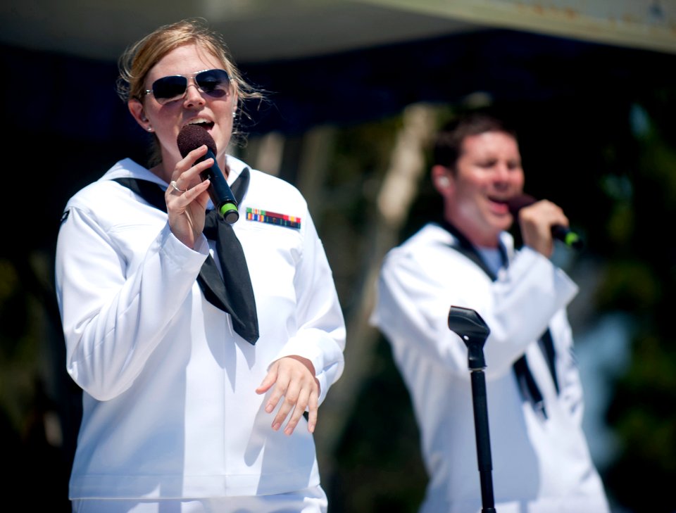 US Navy 110827-N-PB383-570 Sailors assigned to U.S. Navy Band Southwest's contemporary entertainment ensemble, The Destroyers,