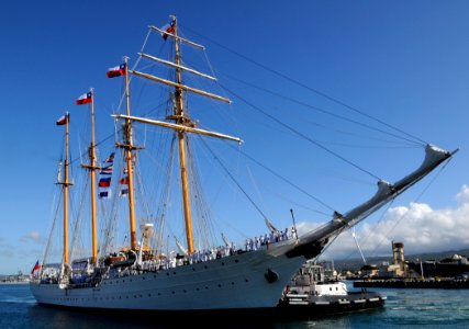 US Navy 110830-N-VM928-014 Esmeralda (BE-43) arrives at Joint Base Pearl Harbor-Hickam for a scheduled port visit