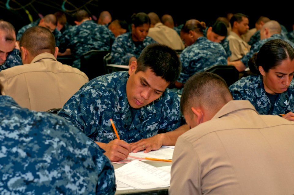 US Navy 110901-N-ER662-004 Yeoman 2nd Class Erik K. Estrada, assigned to Commander, Submarine Group (SUBGRU) 7