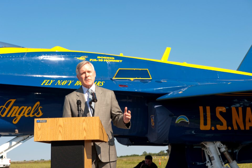 US Navy 110901-N-JM744-087 Secretary of the Navy Ray Mabus announces conducting demonstration flights with a 50-50 mix of biofuel and JP-5 aviation
