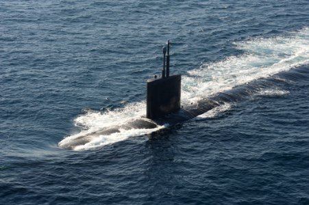 US Navy 110907-N-KD852-020 The Los Angeles-class attack submarine USS Hampton (SSN 767) surfaces during Composite Training Unit Exercises photo
