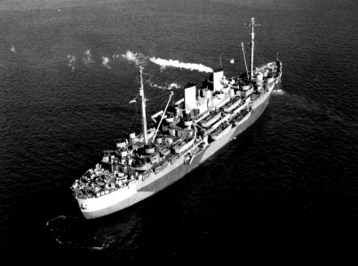 USS Butte (APA-68) dropping anchor off San Pedro, California (USA), on 3 December 1944 (19-N-75313)