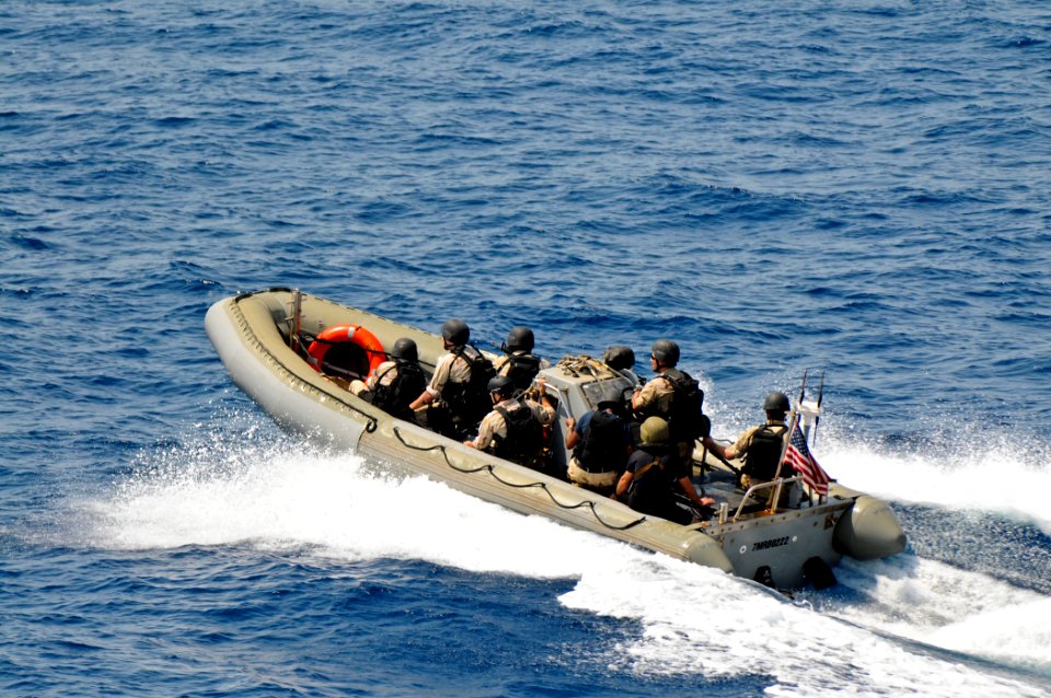 US Navy 110910-N-YM590-107 Members of the visit, board, search and seizure team from the guided-missile cruiser USS Anzio (CG 68)