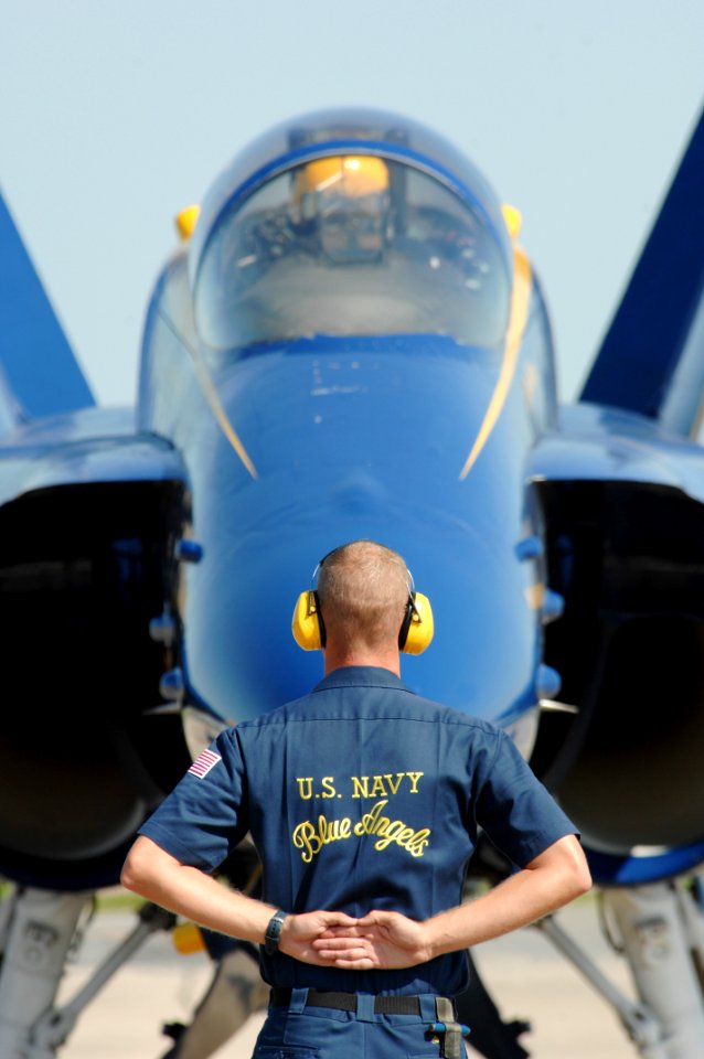 US Navy 110910-N-IR859-010 Aviation Ordnanceman 1st Class Nathaniel Stuart, crew chief for the U.S. Navy flight demonstration squadron, the Blue An