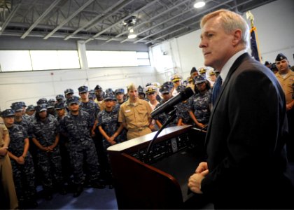 US Navy 110910-N-ZZ999-001 Secretary of the Navy (SECNAV) the Honorable Ray Mabus addresses reserve component Sailors at the Navy Operational Suppo photo