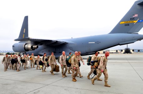 US Navy 110918-N-KB563-113 Sailors assigned to Explosive Ordnance Disposal Group (EODGRU) 1 return to Naval Air Station North Island