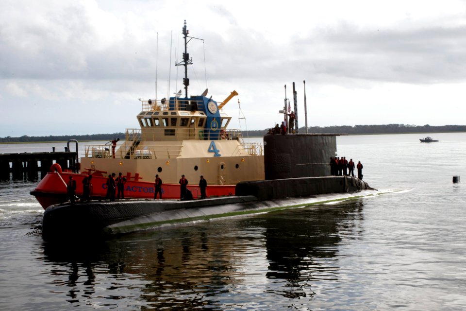 US Navy 110920-N-FG395-014 The Peruvian navy submarine BAP Antofagasta (SS 32) arrives in Naval Submarine Base Kings Bay for a port visit
