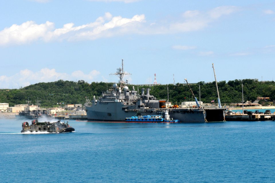 US Navy 110923-N-MW330-268 A landing craft air cushion prepares to embark the amphibious transport dock ship USS Denver (LPD 9) moored at West Army