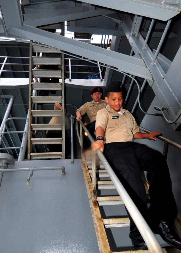 US Navy 110923-N-CB621-037 Navy Junior ROTC cadets from Father Duenas Memorial School tour the submarine tender USS Frank Cable (AS 40)