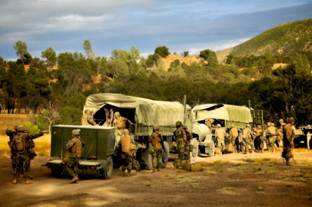 US Navy 110925-N-SM578-143 Seabees assigned to Naval Mobile Construction Battalion (NMCB) 40, at Fort Hunter Liggett, California