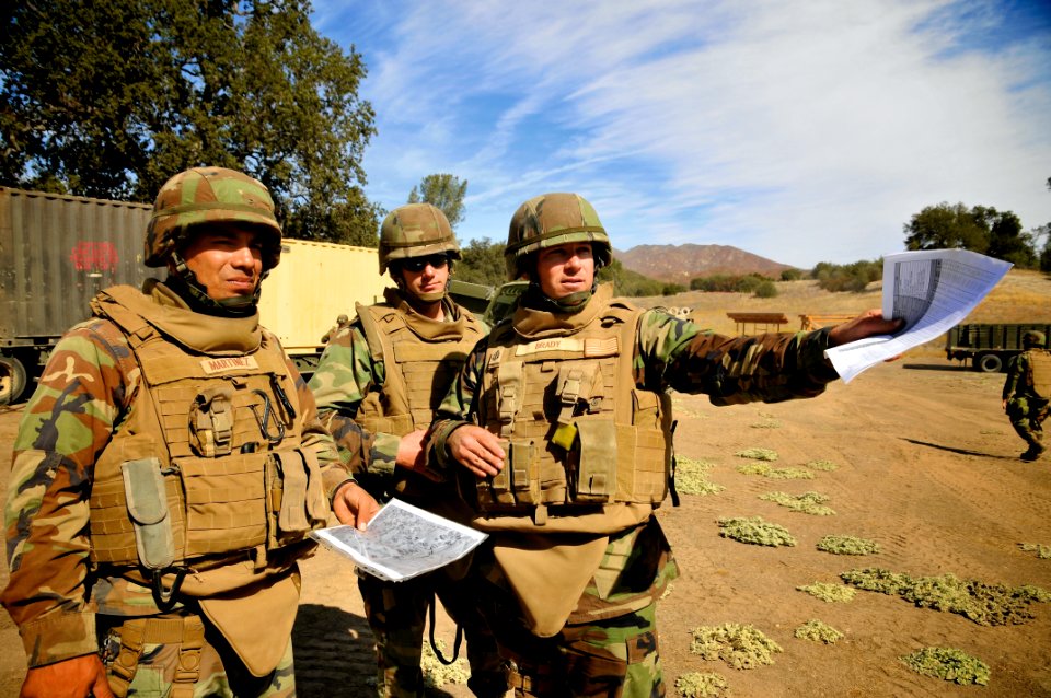 US Navy 110925-N-SM578-109 Seabees assigned to Naval Mobile Construction Battalion (NMCB) 40, at Fort Hunter Liggett, Calif