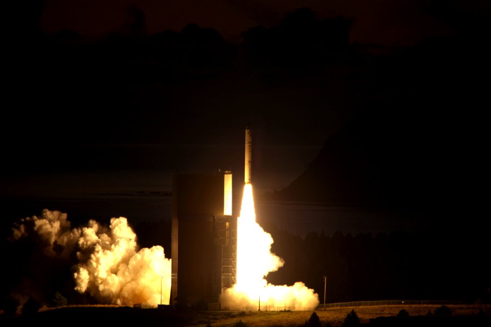 US Navy 110927-N-PO203-161 The Naval Research Laboratory tactical satellite IV (TacSat-4) lifts-off from the Alaskan Aerospace Corporation's Kodiak