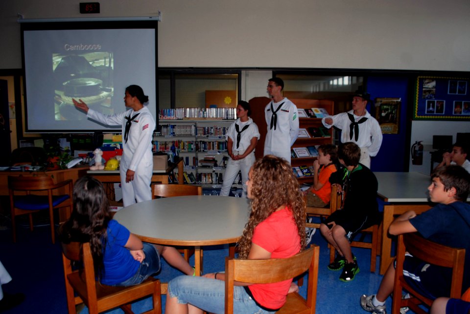 US Navy 110926-N-AU127-045 Sailors teach naval history to students at Agawam Junior High School during New England Navy Week