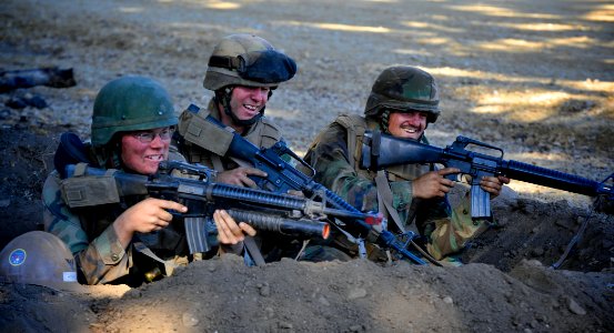 US Navy 110929-N-SM578-120 Seabees assigned to Naval Mobile Construction Battalion (NMCB) 40 defend their fighting position