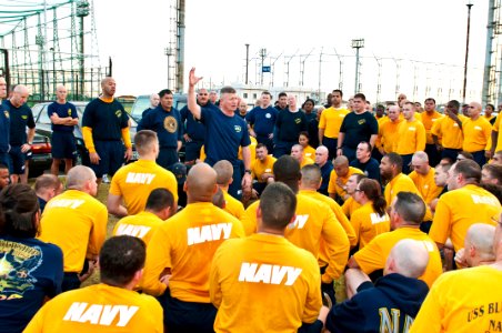 US Navy 111004-N-CZ945-118 Master Chief Petty Officer of the Navy (MCPON) Rick D. West speaks to chief petty officers and first class petty officer